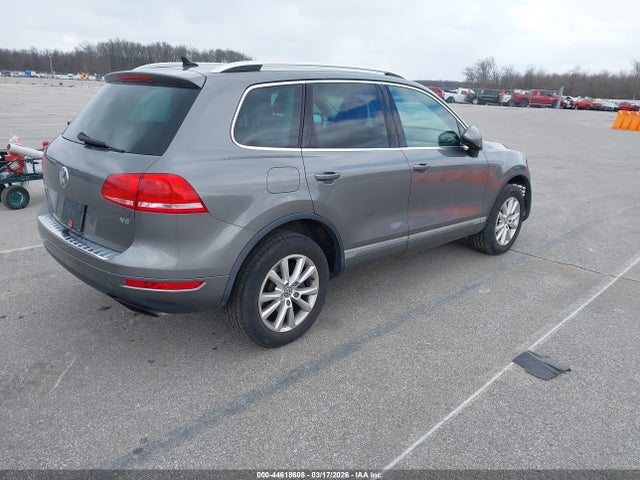2013 VOLKSWAGEN TOUAREG WVGEF9BP2DD009196 Photo 3