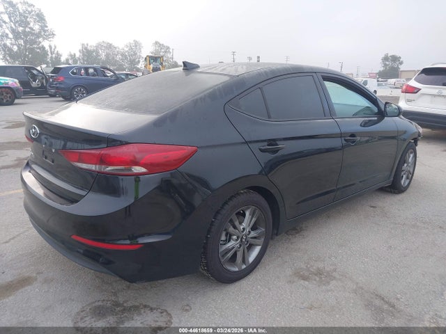 Продажа на аукционе авто 2018 Hyundai Elantra Sel, vin: 5NPD84LF2JH315341, номер лота: 44618659