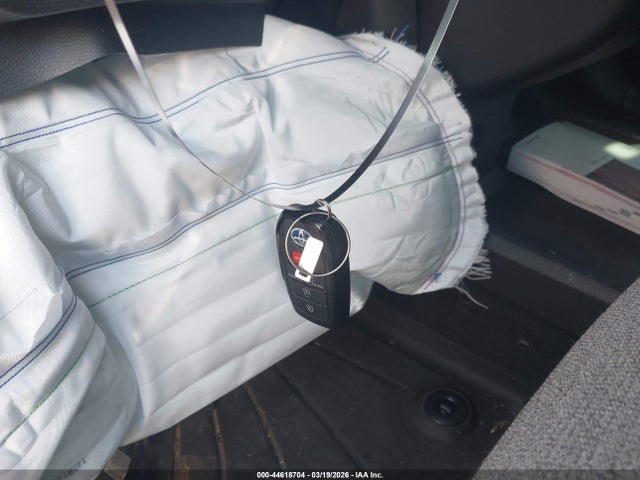 44618704 :رقم المزاد ، 5TDKSKFC8SS175712 vin ، 2025 Toyota Sienna Le مزاد بيع