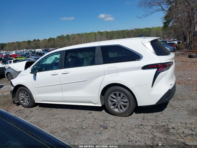 44618704 :رقم المزاد ، 5TDKSKFC8SS175712 vin ، 2025 Toyota Sienna Le مزاد بيع