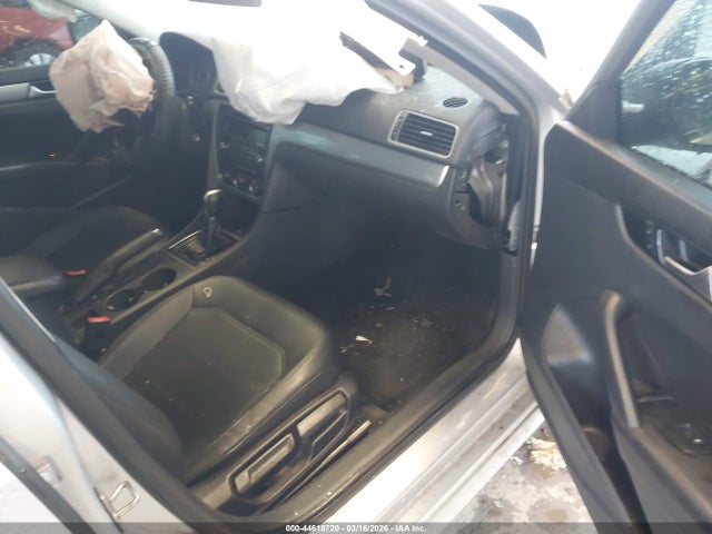 Aukcja sprzedaży 2015 Volkswagen Passat 1.8t Wolfsburg Edition, vin: 1VWAT7A32FC073985, numer aukcji: 44618720