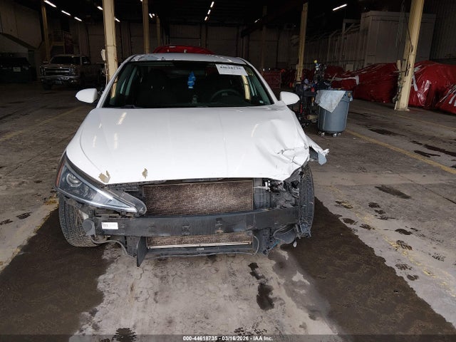 Hyundai ELANTRA SE 2019 5NPD74LFXKH452287 Image 13