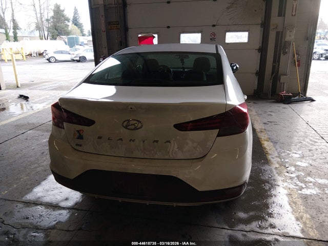 Hyundai ELANTRA SE 2019 5NPD74LFXKH452287 Image 17