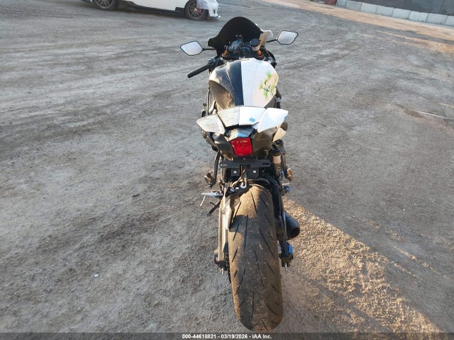 JYARM38Y3SA003393 Yamaha Yzfr7