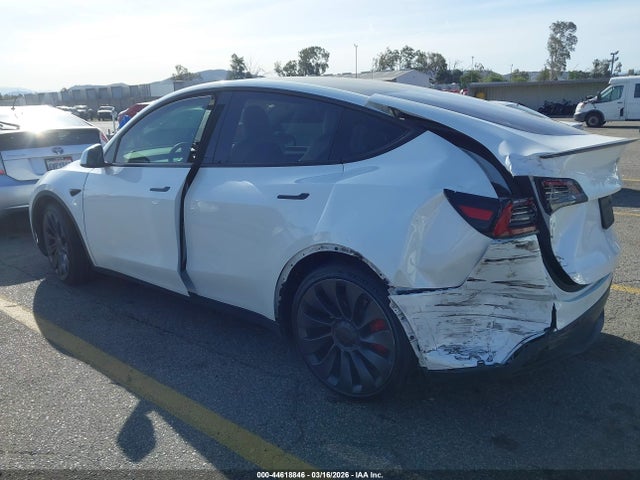 2024 TESLA MODEL Y 7SAYGDEF5RF049036 Photo 2