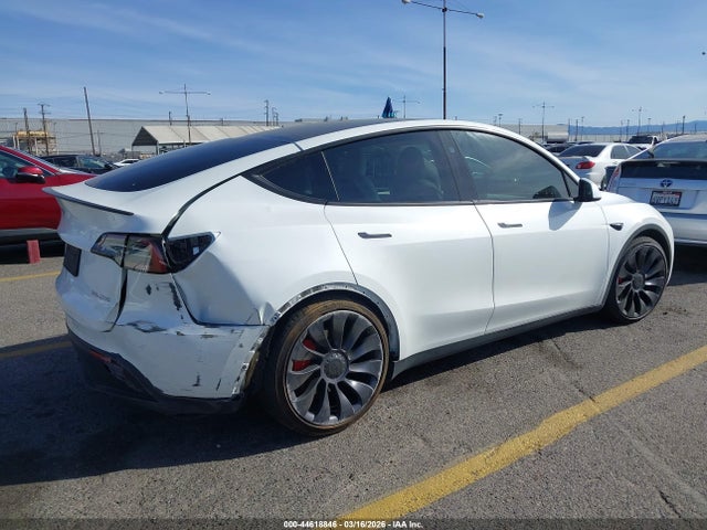 2024 TESLA MODEL Y 7SAYGDEF5RF049036 Photo 3