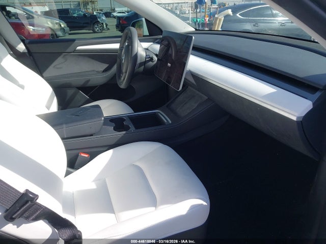 2024 TESLA MODEL Y 7SAYGDEF5RF049036 Photo 4