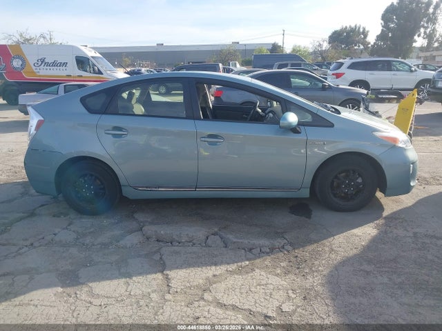 Toyota Prius Two 2015 JTDKN3DU9F2004392 Image 13