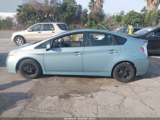Toyota Prius Two 2015 JTDKN3DU9F2004392 Image 14