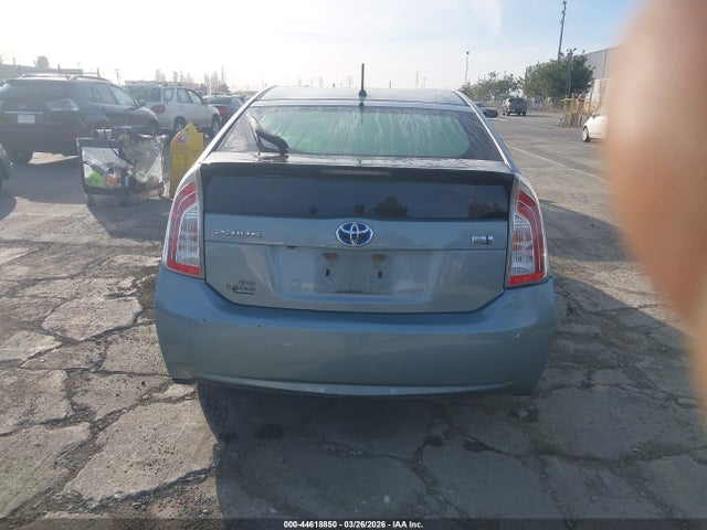 Toyota Prius Two 2015 JTDKN3DU9F2004392 Image 16