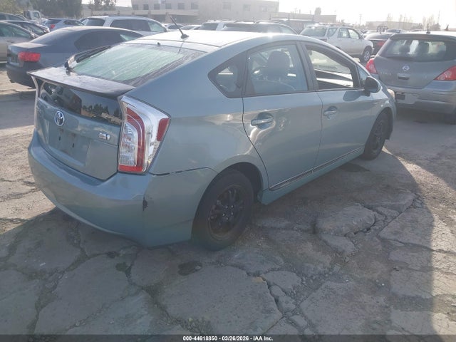 Toyota Prius Two 2015 JTDKN3DU9F2004392 Image 4