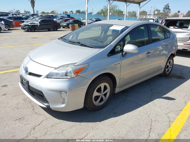 Toyota Prius Four 2015 JTDKN3DU1F0409108 Image 2