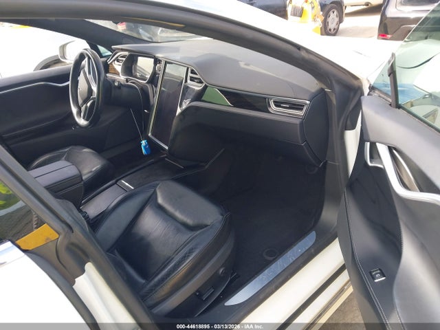 44618895 :رقم المزاد ، 5YJSA1E19GF150617 vin ، 2016 Tesla Model S 60/70/75/85 مزاد بيع