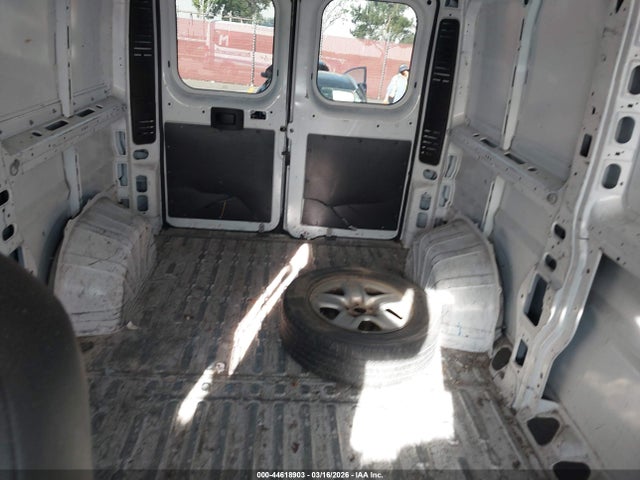 44618903 :رقم المزاد ، 3C6TRVAG2HE532145 vin ، 2017 Ram Promaster 1500 مزاد بيع