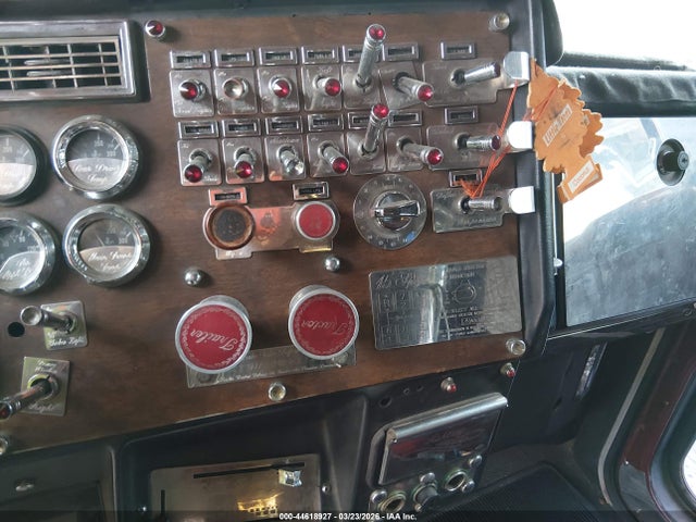 1992 Peterbilt 379 მანქანა იყიდება აუქციონზე, vin: 1XP5DB9X2NN313906, აუქციონის ნომერი: 44618927