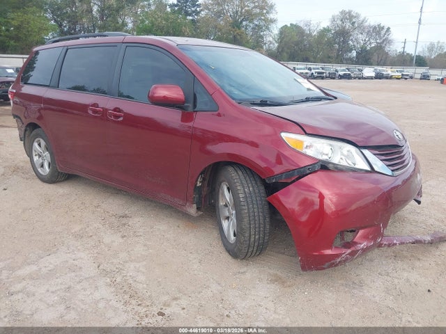 44619010 :رقم المزاد ، 5TDKZ3DC2HS792133 vin ، 2017 Toyota Sienna Le 8 Passenger مزاد بيع