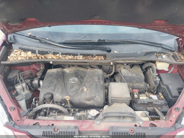 44619010 :رقم المزاد ، 5TDKZ3DC2HS792133 vin ، 2017 Toyota Sienna Le 8 Passenger مزاد بيع