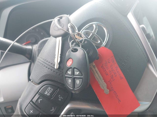 44619010 :رقم المزاد ، 5TDKZ3DC2HS792133 vin ، 2017 Toyota Sienna Le 8 Passenger مزاد بيع