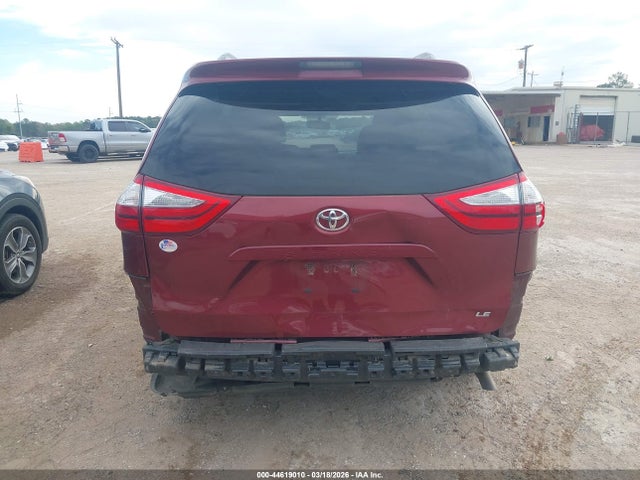 44619010 :رقم المزاد ، 5TDKZ3DC2HS792133 vin ، 2017 Toyota Sienna Le 8 Passenger مزاد بيع