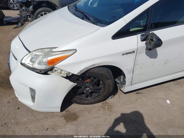 Toyota Prius Two 2014 JTDKN3DU6E0373530 Image 17
