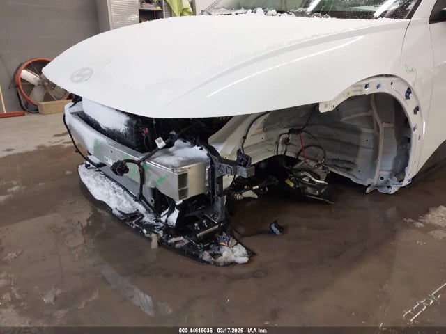 7YAKM4DB3SY014715 Hyundai Ioniq 5 Se Standard Range