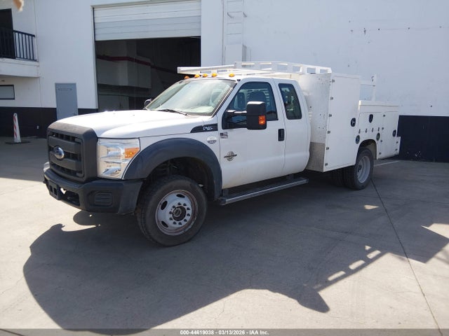Ford F-450 Chassis Xl 2015 1FD9X4HT6FEA04733 Image 2