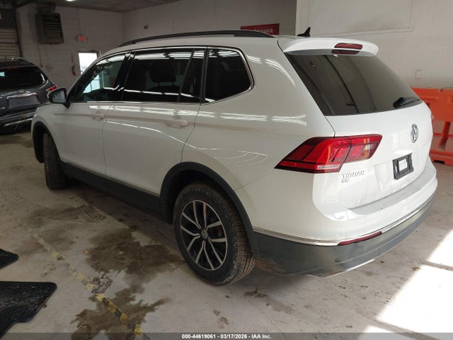 2021 VOLKSWAGEN TIGUAN 3VV3B7AX8MM006676 Photo 2