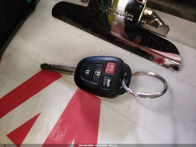 Toyota RAV4 LE 2015 JTMZFREV6FD051003 Image 11