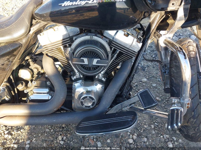 2016 HARLEY-DAVIDSON FLTRXS 1HD1KTM12GB666342 Photo 8