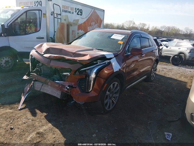 2019 CADILLAC XT4 1GYFZCR40KF180047 Photo 1