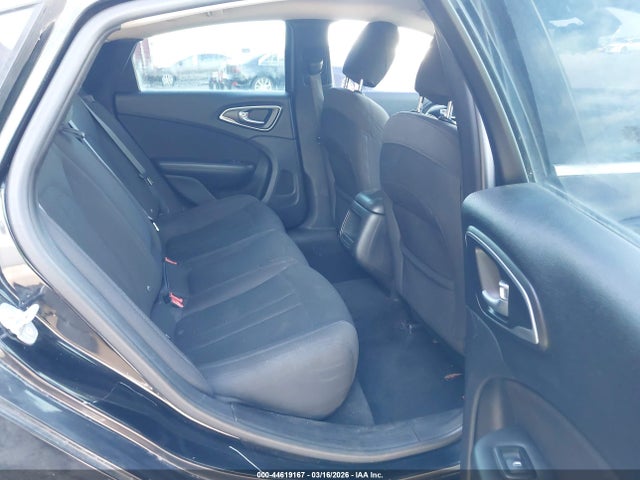 Продажа на аукционе авто 2016 Chrysler 200 Limited, vin: 1C3CCCAG3GN121737, номер лота: 44619167