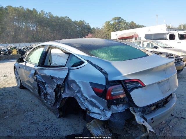 Auction sale of the 2018 Tesla Model 3 Long Range/mid Range, vin: 5YJ3E1EA6JF098833, lot number: 44619196