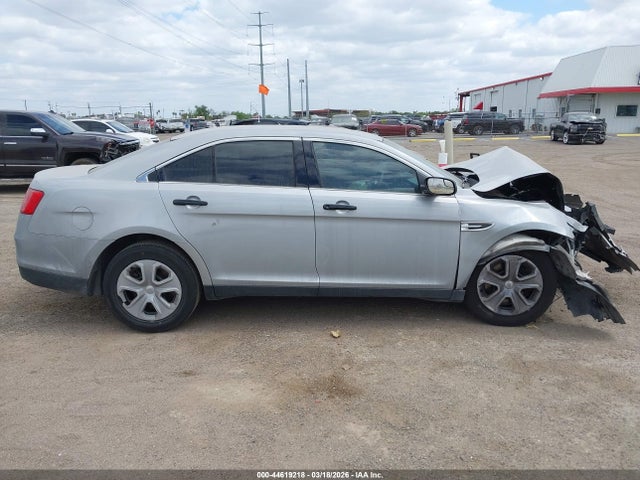 2015 Ford Police Interceptor მანქანა იყიდება აუქციონზე, vin: 1FAHP2L85FG204231, აუქციონის ნომერი: 44619218