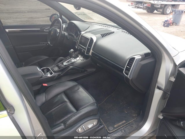 2011 PORSCHE CAYENNE WP1AB2A26BLA51447 Photo 4
