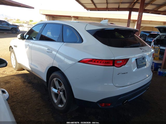 SADCJ2BV6HA065606 Jaguar F-pace 35t Premium