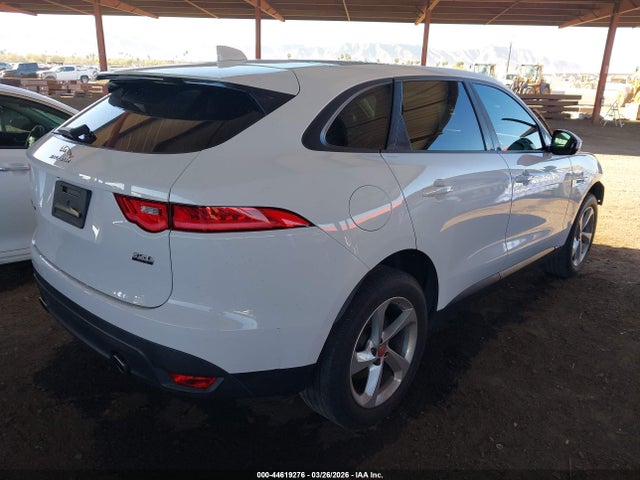 SADCJ2BV6HA065606 Jaguar F-pace 35t Premium