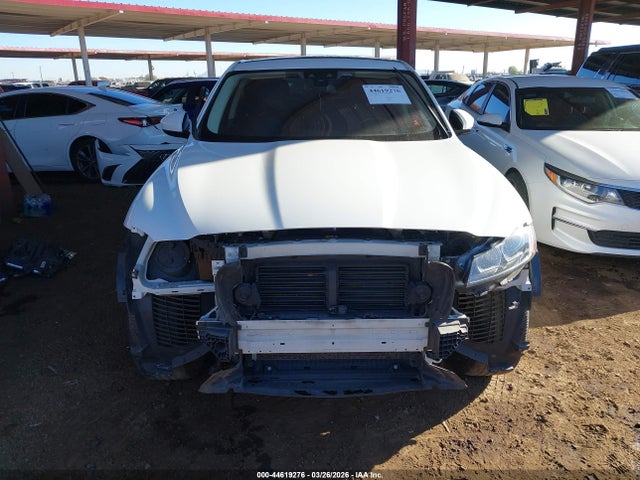 SADCJ2BV6HA065606 Jaguar F-pace 35t Premium