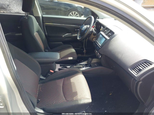 2019 MITSUBISHI OUTLANDER SPORT JA4AR3AU2KU000889 Photo 4