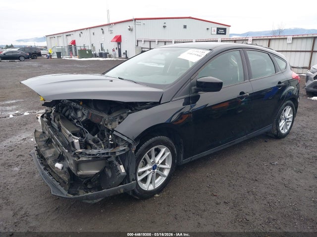 Ford FOCUS SE 2018 1FADP3K27JL300962 Image 2