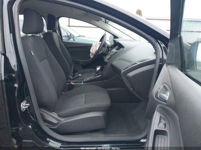 Ford FOCUS SE 2018 1FADP3K27JL300962 Image 5