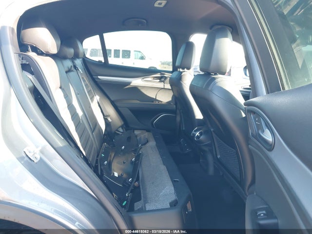 2018 ALFA ROMEO STELVIO ZASFAKNN0J7B69734 Photo 7
