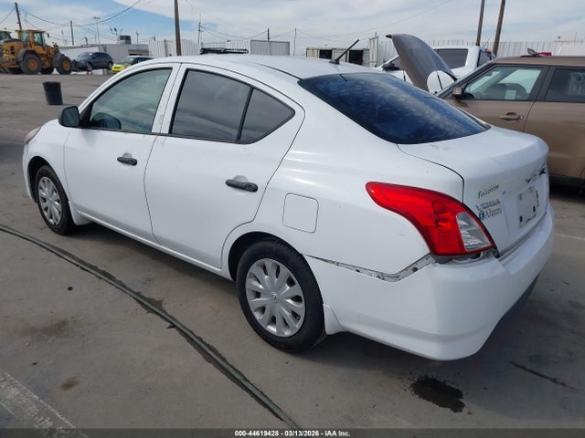 3N1CN7AP5FL824996 Nissan Versa 1.6 S