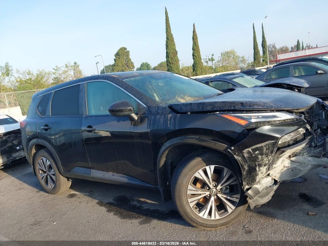 JN8BT3BA4PW419214 Nissan Rogue Sv Fwd