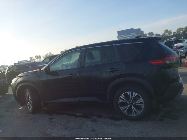 JN8BT3BA4PW419214 Nissan Rogue Sv Fwd