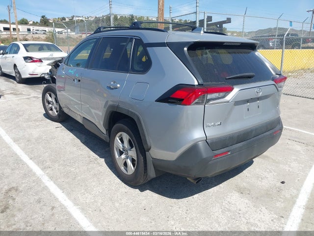 2019 TOYOTA RAV4 JTMW1RFVXKD508020 Photo 2