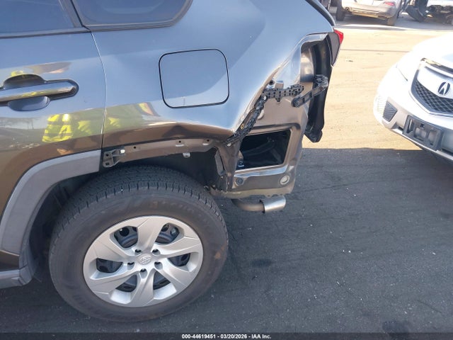 2T3H1RFV6MC159874 Toyota RAV4 LE