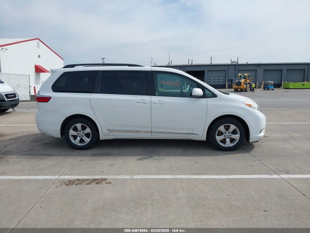 5TDKK3DC9FS545838 Toyota Sienna Le 8 Passenger