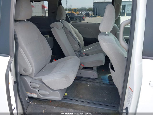 5TDKK3DC9FS545838 Toyota Sienna Le 8 Passenger