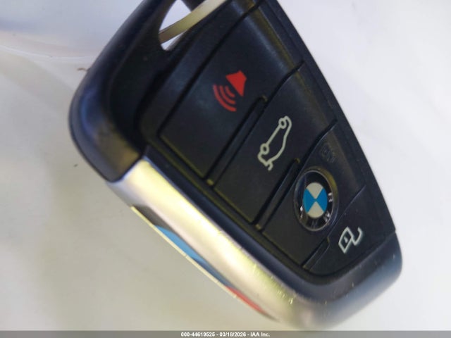 Продажа на аукционе авто 2023 Bmw 330i, vin: 3MW69FF02P8D62192, номер лота: 44619525