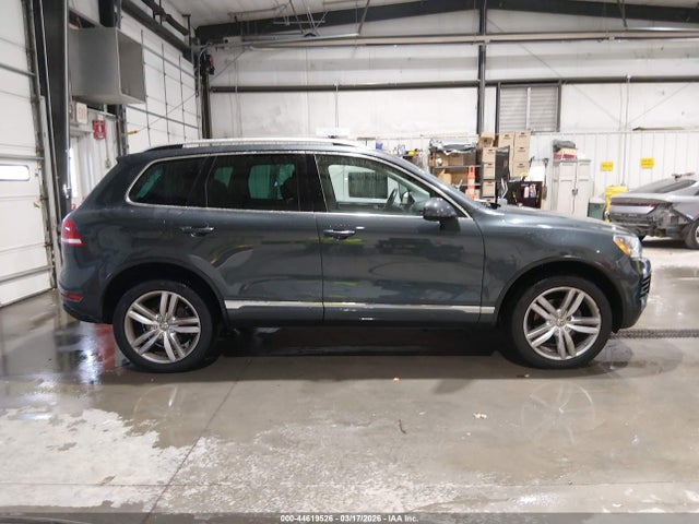 Продажа на аукционе авто 2012 Volkswagen Touareg Tdi Executive/tdi Lux/tdi Sport, vin: WVGFK9BP2CD002554, номер лота: 44619526